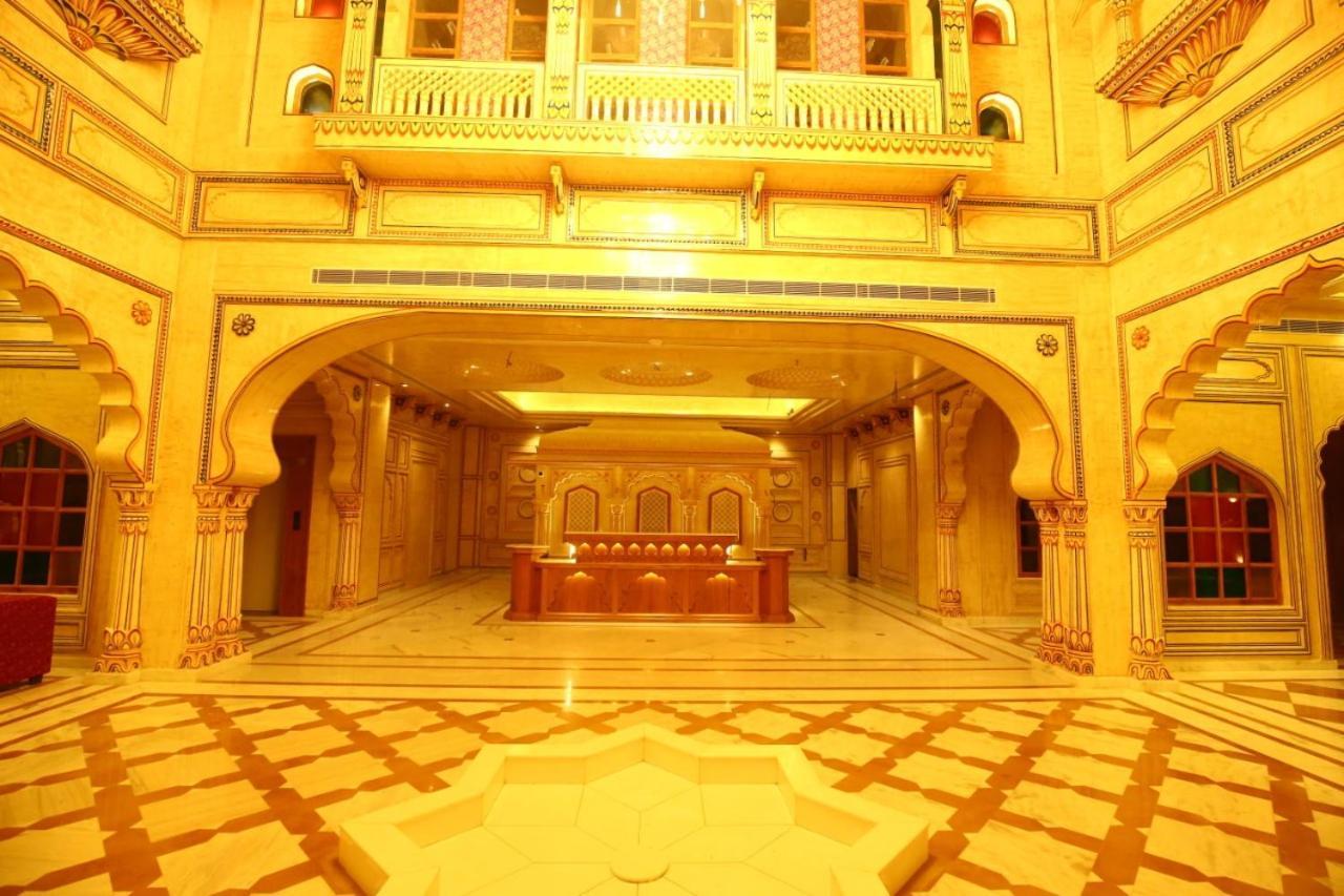 R Chandra's Palace BY Inspira Chomu Bagian luar foto